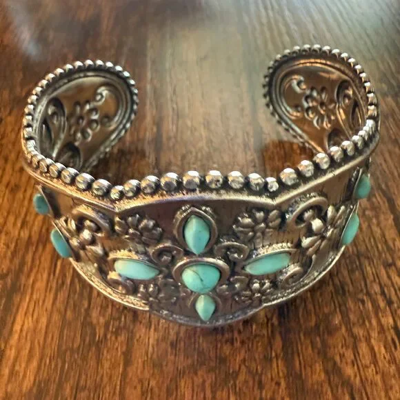 Western Cowgirl Turquoise Gemstone Floral Wide Cuff Bracelet in Mixed Metals - Picture 8 of 11